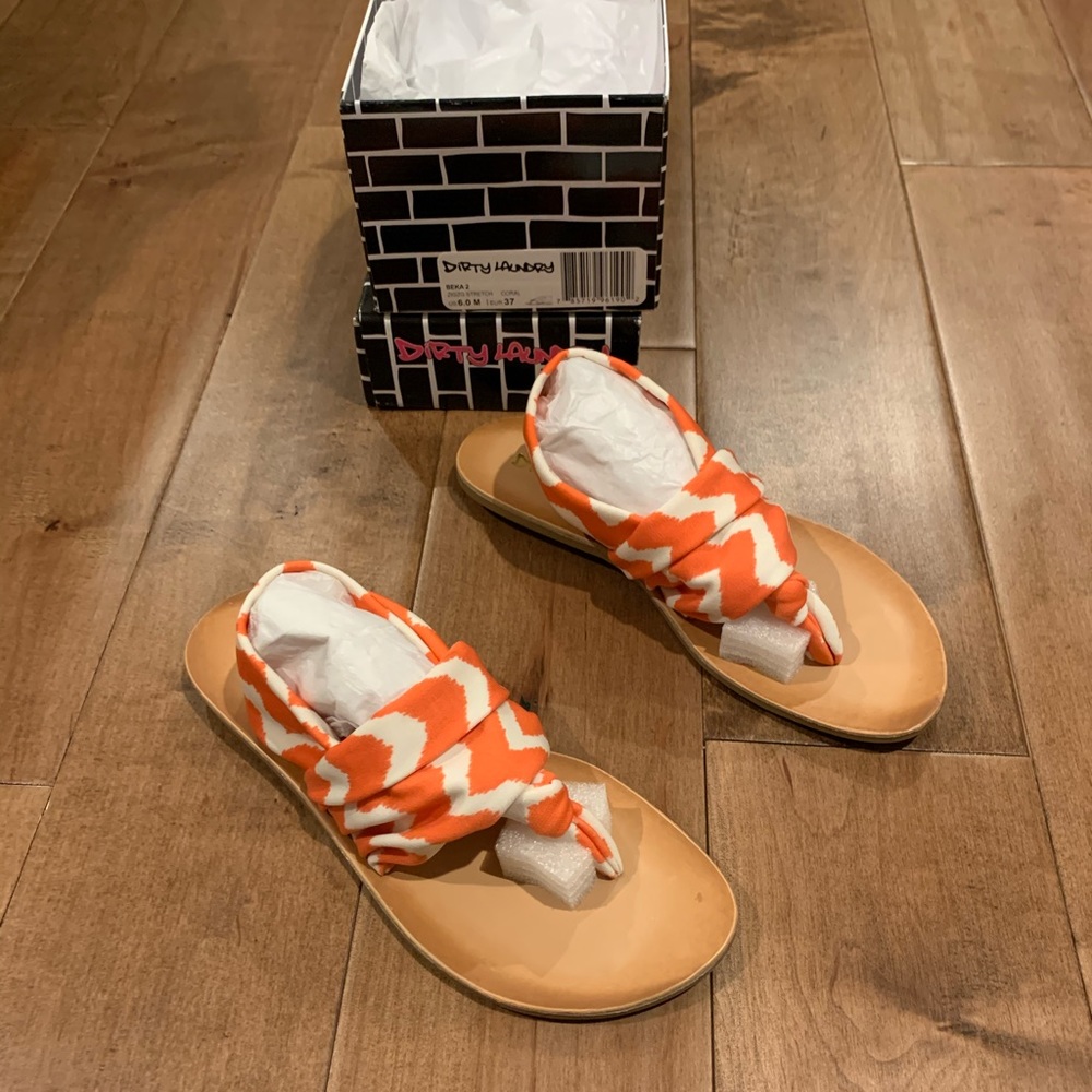 Brand New Dirty Laundry Coral Zig Zag Sandals!